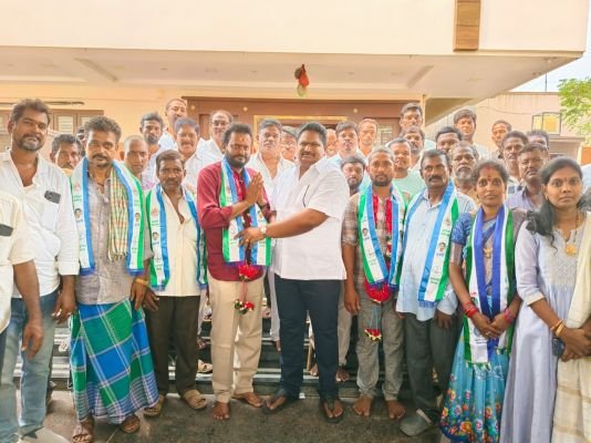 జనసేన పార్టీ నుండి వైఎస్సార్‌సీపీలోకి జనసేన ఆలమూరు మండల ఉపాధ్యక్షులు కొనగళ్ల ధనరాజు నాయుడు