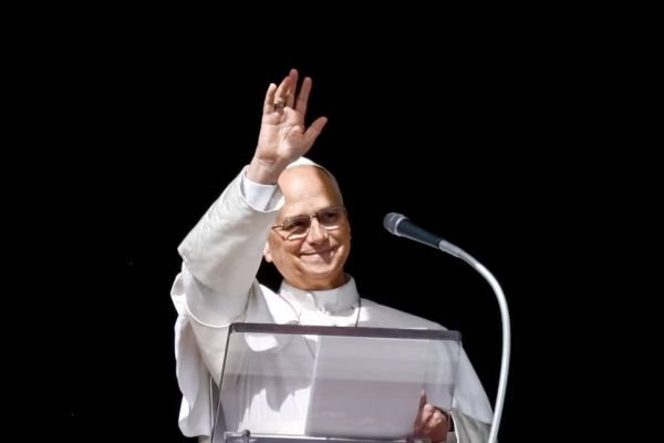 శస్త్రచికిత్స తర్వాత మొదటిసారి బహిరంగంగా స్పందించిన పోప్ లీయో