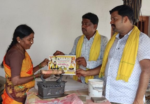 ప్రచార కార్యక్రమంలో స్పీడ్ పెంచిన 11వ టిడిపి కౌన్సిలర్ షాకిరా మౌలాలి 