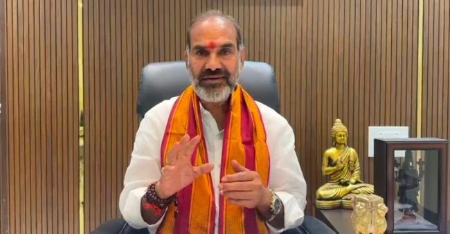 కాళేశ్వరం కూల్చింది మీరు..  నీళ్లపై దుష్ప్రచారమా?:   కేటీఆర్‌పై ప్రభుత్వ విప్‌ ఆది శ్రీనివాస్‌ ఫైర్‌..