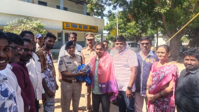 రక్తదానంతో ప్రాణదాతలుగా మారండి 