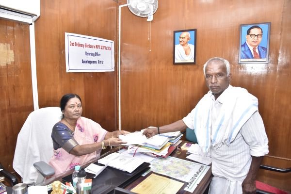 అనంతపురం జిల్లాలో నలుగురు వైఎస్సార్‌సీపీ అభ్యర్థుల నామినేషన్ల ఉపసంహరణ..   గుంతకల్లు, కనేకల్లు, రాయదుర్గం, డి.హిరేహాల్ మండలాల్లో ఉపసంహరణలు..