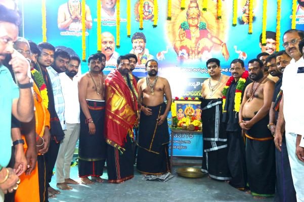 అయ్యప్ప దీక్షాదారుల కోసం మహా అన్నదాన కార్యక్రమం ప్రారంభం