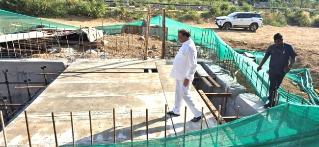 పాపిరెడ్డి కాలనీ రైల్వే అండర్‌పాస్ వద్ద వర్షపు నీటి సమస్యకు శాశ్వత పరిష్కారం :  ఎమ్మెల్యే గాంధీ