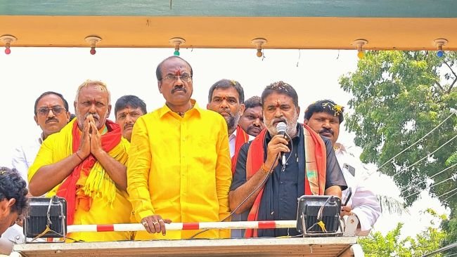 కార్పొరేషన్ ఎన్నికల్లో సమర్థులకు సీట్లు  --గెలిపిస్తే ఏలూరు మరింత అభివృద్ధి