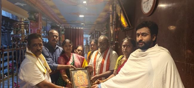 అమ్మవారి అన్నదాన విభాగానికి రూ.1,01,116 విరాళం