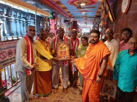 ఆలయ అభివృద్ధికి రూ.3 లక్షల విరాళం