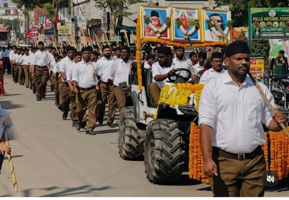 దేశ నిర్మాణంలో యువత భాగస్వామ్యం కావాలి. 