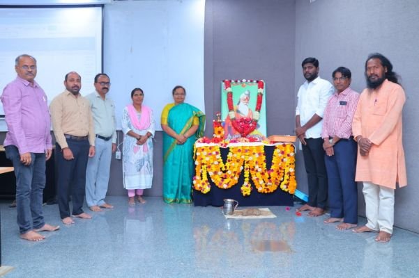 ధర్మబద్ధమైన మార్గంలో నడవడమే వాల్మీకి మహర్షికి నిజమైన నివాళి. జిల్లా కలెక్టర్ కె. హైమావతి