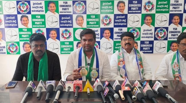 రమేష్ గౌడ్‌ను అఖండ మెజార్టీతో గెలిపించండి  గిరిజనుల సంపూర్ణ మద్దతు వైఎస్సార్ కాంగ్రెస్ పార్టీకే  శివకుమార్ నాయక్, వైఎస్సార్ కాంగ్రెస్ పార్టీ గిరిజన విభాగం రాష్ట్ర ప్రధాన కార్యదర్శి