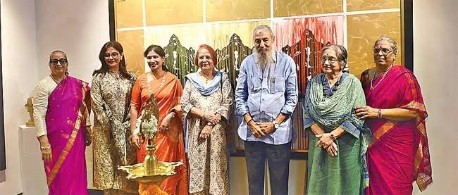 చెన్నైలో అదరగొడుతున్న పద్మశ్రీ తోట తరణి కళా ప్రదర్శన.. ఐదు దశాబ్దాల అద్భుత సృష్టి!