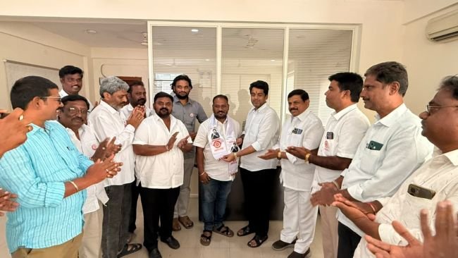 జనసేనలోకి కొనసాగుతున్న చేరికలు.. పవన్ కళ్యాణ్ ఆశయాలకు ఆకర్షితుడై పార్టీలో చేరిన యోగి.. జనసేనను క్షేత్రస్థాయిలో బలోపేతం చేయాలి: టి.సి. వరుణ్