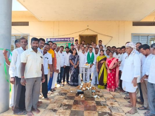 డబిల్‌పూర్‌లో వరి ధాన్యం కొనుగోలు కేంద్రం ప్రారంభం.. రైతులు సద్వినియోగం చేసుకోవాలి: మార్కెట్ కమిటీ చైర్మన్ నరసింహులు యాదవ్