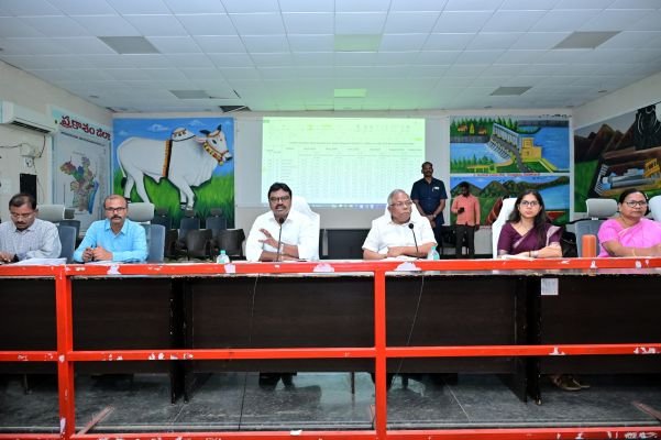  వినూత్నంగా సాగు చేయటం అలవాటు చేసుకోవాలి : సాధికార సంస్థ ఎగ్జిక్యూటివ్ వైస్ చైర్మన్, రిటైర్డ్ ఐఏఎస్ అధికారి .టి.విజయ్ కుమార్