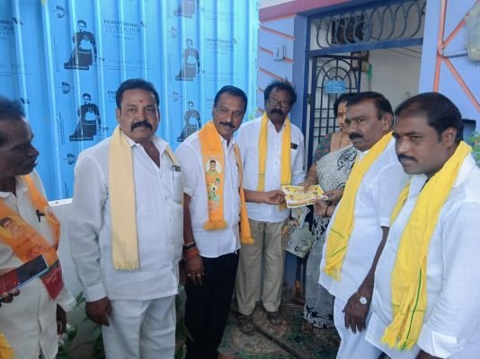 రాయదుర్గం పట్టణంలో 17వ వార్డులో కూటమి అభ్యర్థుల విస్తృత ప్రచారం*