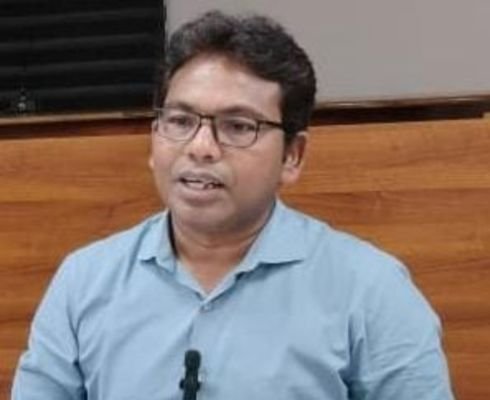 అర్ణబ్' తుఫాన్ హెచ్చరికలు: విద్యుత్ పునరుద్ధరణకు ముందస్తు ఏర్పాట్లు