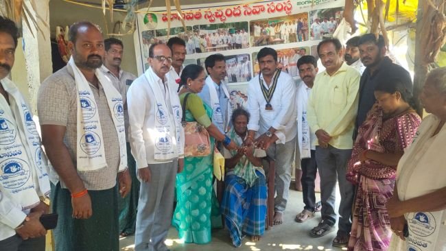 మానవత ఆధ్వర్యంలో రూ.6 వేల ఆర్థిక సహాయం,