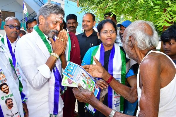 కల్లూరు అర్బన్‌లో వైఎస్సార్‌సీపీ ఎన్నికల ప్రచారం.. 37, 38, 39వ వార్డుల్లో కాటసాని విస్తృత ప్రచారం.