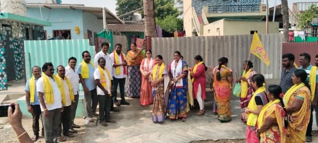 నేతల ముందడుగు ఎన్నికల ప్రచారంలో