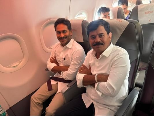 జగన్ ను కలిసిన జీకే కృష్ణమూర్తి.