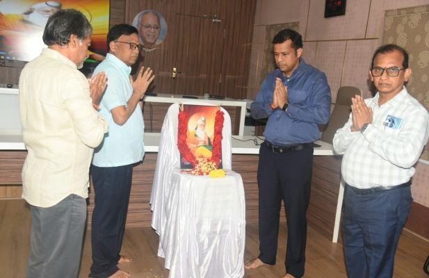 రామాయణం మానవాళికి ధర్మం, సత్యం, నీతి మార్గాలను బోధించే మహాకావ్యం – జిల్లా కలెక్టర్ హిమాన్షు శుక్లా