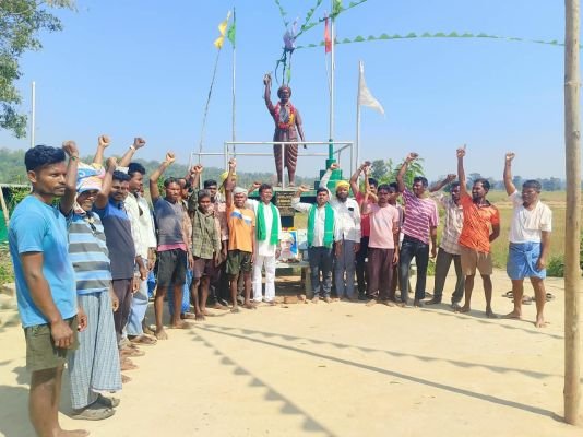 కొమురం భీం  ఆశయాల సాధనకు ప్రతి ఒక్కరూ కృషి చేయాలి... ఆదివాసీ సంఘాల నాయకులు 