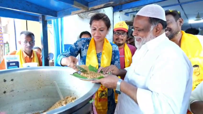 బిర్యానీ తినిపించారు.. జ్యూస్ కలపిచ్చారు షరణి మాస్ ప్లాన్‌కి నెల్లూరు షేక్