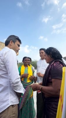 25వ వార్డులో బొమ్మిరెడ్డి తారకనాథ్ రెడ్డి ఇంటింటి ప్రచారం
