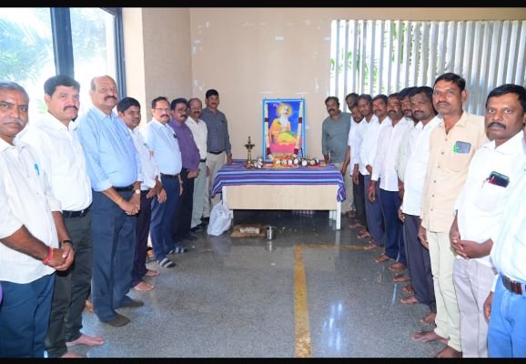 నాగర్‌కర్నూల్ కలెక్టరేట్‌లో ఘనంగా మహర్షి వాల్మీకి జయంతి వేడుకలు -మహర్షి వాల్మీకి ఆశయాలను ఆదర్శంగా తీసుకోవాలి  – అదనపు కలెక్టర్లు బి. చెన్నయ్య, దేవసహాయం