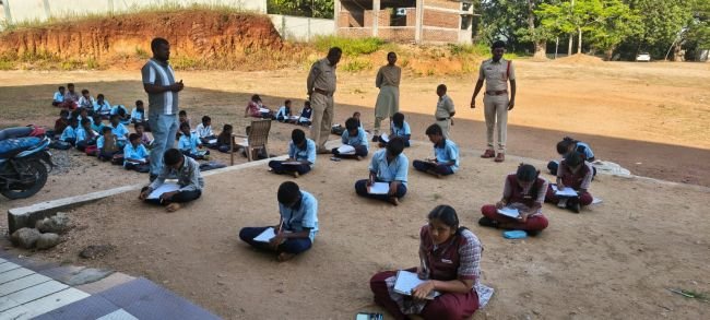 పోలీస్ అమరవీరుల త్యాగాలపై వ్యాసరచన పోటీ