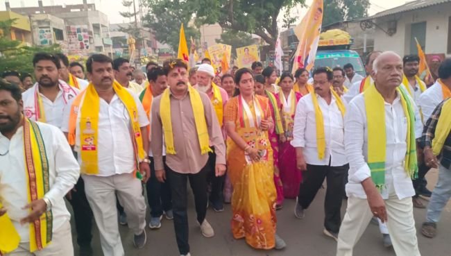 కూటమి ప్రచార హోరు  ఎమ్మెల్యే సొంగాకు ఘన స్వాగతం