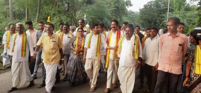 స్థానిక ఎన్నికల్లో వైసీపీకి ఓటమి తప్పదు - టీడీపీ అభ్యర్థులను భారీ మెజార్టీతో గెలిపించాలి..