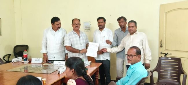 ప్రజావాణిలో 5 దరఖాస్తులు