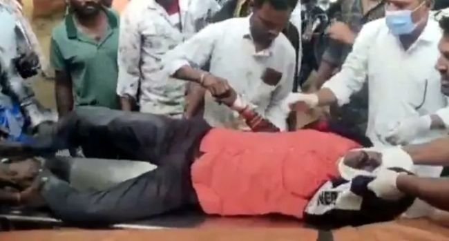 రోడ్డు ప్రమాదంలో దంపతులకు గాయాలు!