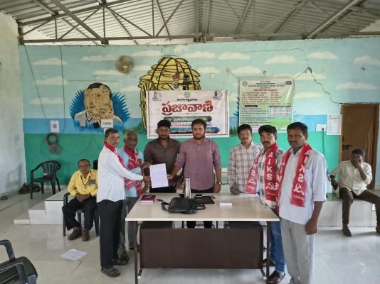 చేర్యాల మండలాన్ని కరువు మండలంగా ప్రకటించాలి. 