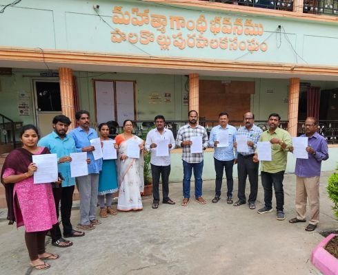 పాలకొల్లు మున్సిపాలిటీలో 88 పోలింగ్ కేంద్రాల ముసాయిదా జాబితా విడుదల.  27న అభ్యంతరాల స్వీకరణ.. 29న తుది జాబితా ప్రచురణ