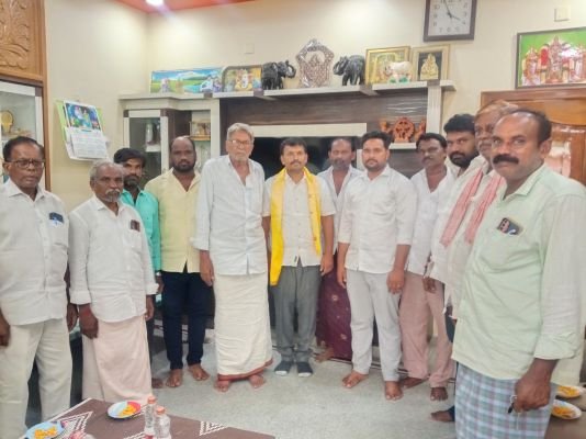తుమాటి శశిధరరెడ్డి ప్రచారంలో బోయలచిరువెళ్ల నాయకుల మద్దతు 