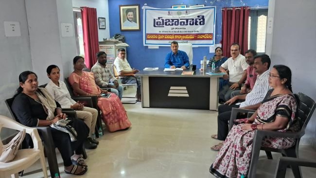 గ్రామకంఠం భూములు కాపాడాలని ఫిర్యాదు