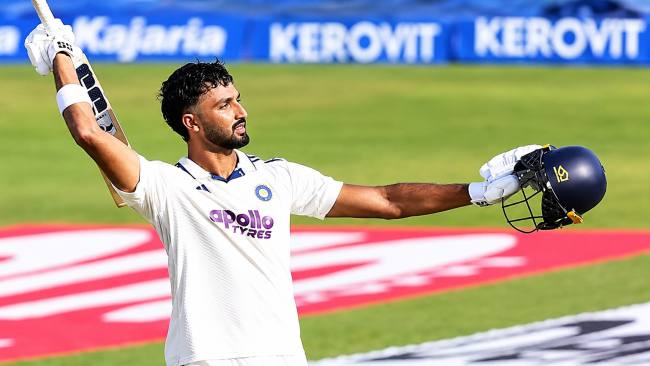 డబుల్ సెంచరీకి ఒక్క పరుగు దూరంలో వివాదాస్పద నిర్ణయం.. అంపైర్‌పై తీవ్ర ఆగ్రహం వ్యక్తం చేసిన దేవదత్ పడిక్కల్