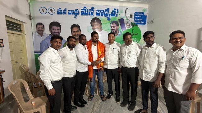 59వ డివిజన్‌లో వైసీపీ అభ్యర్థి కిషన్‌కు అడ్వకేట్ల మద్దతు