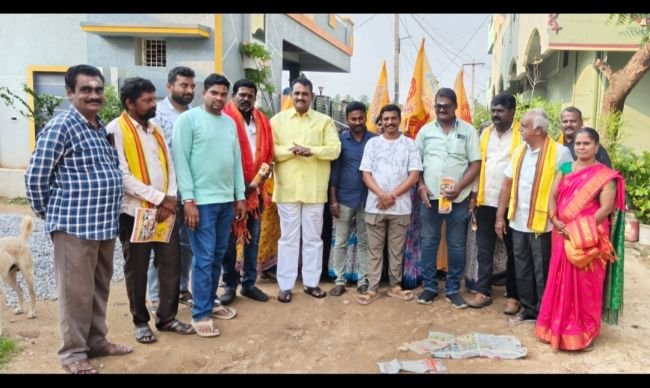 చిత్తూరులో కూటమి అభ్యర్థుల అఖండ విజయం ఖాయం! మేయర్ అభ్యర్థి కటారి హేమలత, 53వ డివిజన్ అభ్యర్థి షర్మిలకు భారీ మెజార్టీ తథ్యం టీడీపీ సీనియర్ నాయకుడు పి. షణ్ముగం, యువ కార్పొరేటర్ చందు ధీమా.