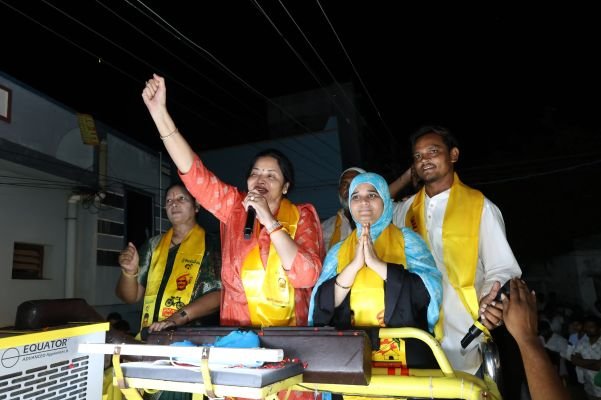 బుచ్చి10,14 వార్డుల్లో చెప్పాం- చేస్తున్నాం  కార్యక్రమం లో ఎమ్మెల్యే