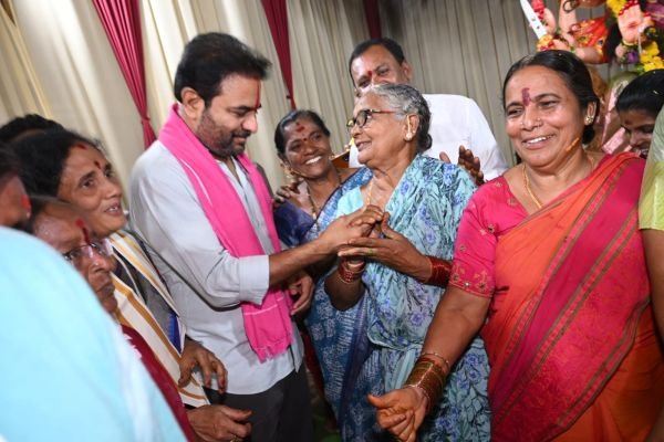 ప్రభుత్వాసుపత్రిలో వైద్య పరికరాలు ప్రారంభించిన కేటీఆర్