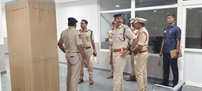 దుద్యాల్ పోలీస్ స్టేషన్ నూతన భవనాన్ని పరిశీలించిన జిల్లా అదనపు ఎస్పీ రాజేష్ మీనన్