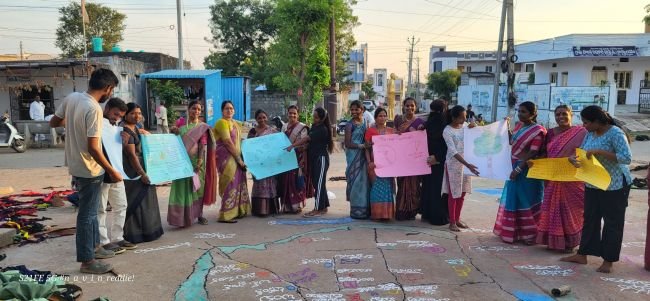 గ్రామీణ సమస్యలపై విద్యార్థుల అధ్యయనం:ఎదులాబాద్‌లో అనురాగ్‌ వర్సిటీ విద్యార్థుల పీఆర్ఏ