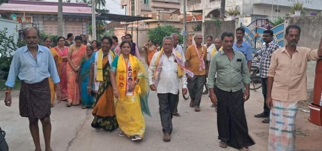ముక్కామలలో కూటమి ఎంపీటీసీ అభ్యర్థి అక్కిన నాగమణి ఇంటింటి ప్రచారం!