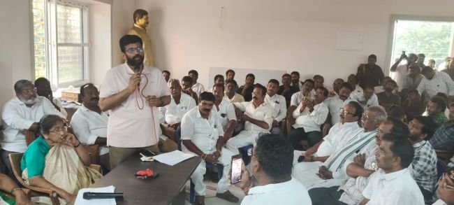 అరాచక పాలనకు బుద్ధి చెప్పండి :మాజీ ఎమ్మెల్యే జక్కంపూడి రాజా 