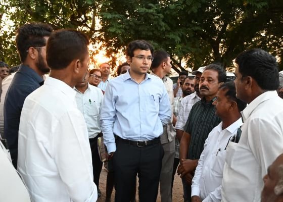 రైతుల పంటలకు అవసరమైన నీరు అందించేందుకు చర్యలు.  జిల్లా కలెక్టర్ భవేశ్ మిశ్రా.
