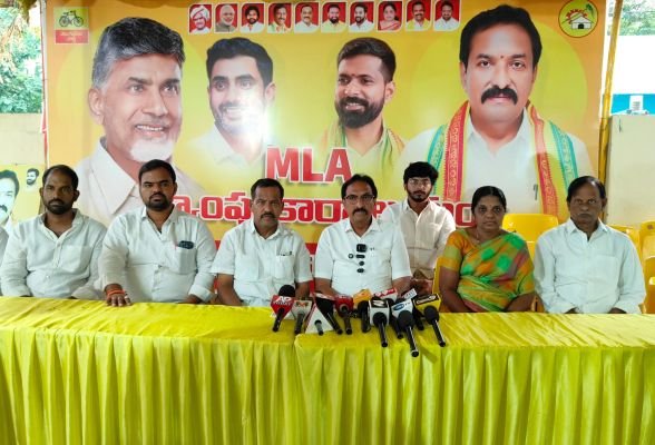 స్థానిక ఎన్నికలు అడ్డుకోవాలని జగన్ కుట్ర :ఎమ్మెల్యే బండారు సత్యానందరావు 