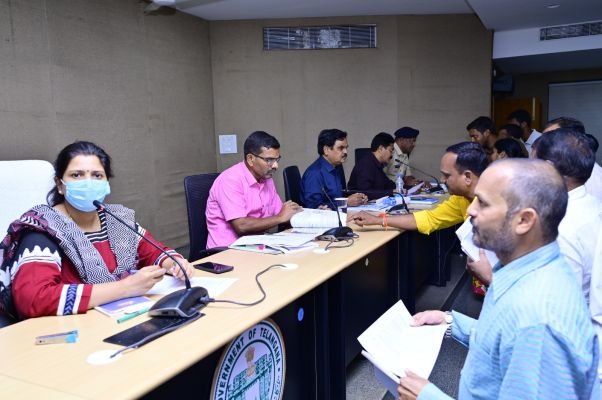 ప్రజావాణి ఫిర్యాదులను త్వరితగతిన పరిష్కరించాలి      కలెక్టర్ ఇలా త్రిపాఠి